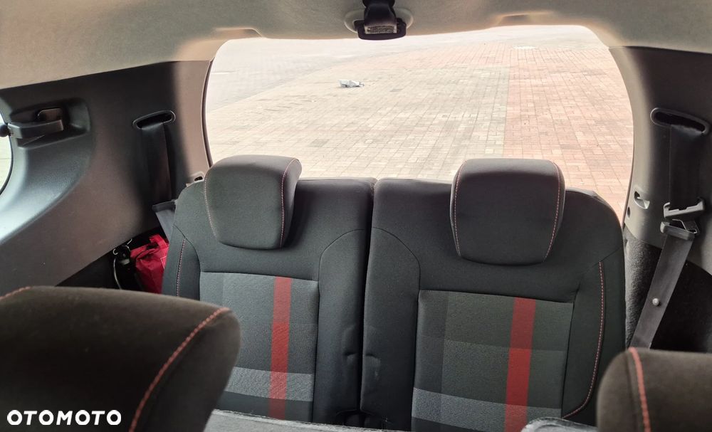 Dacia Lodgy 1.3 TCe Stepway S&S - 18