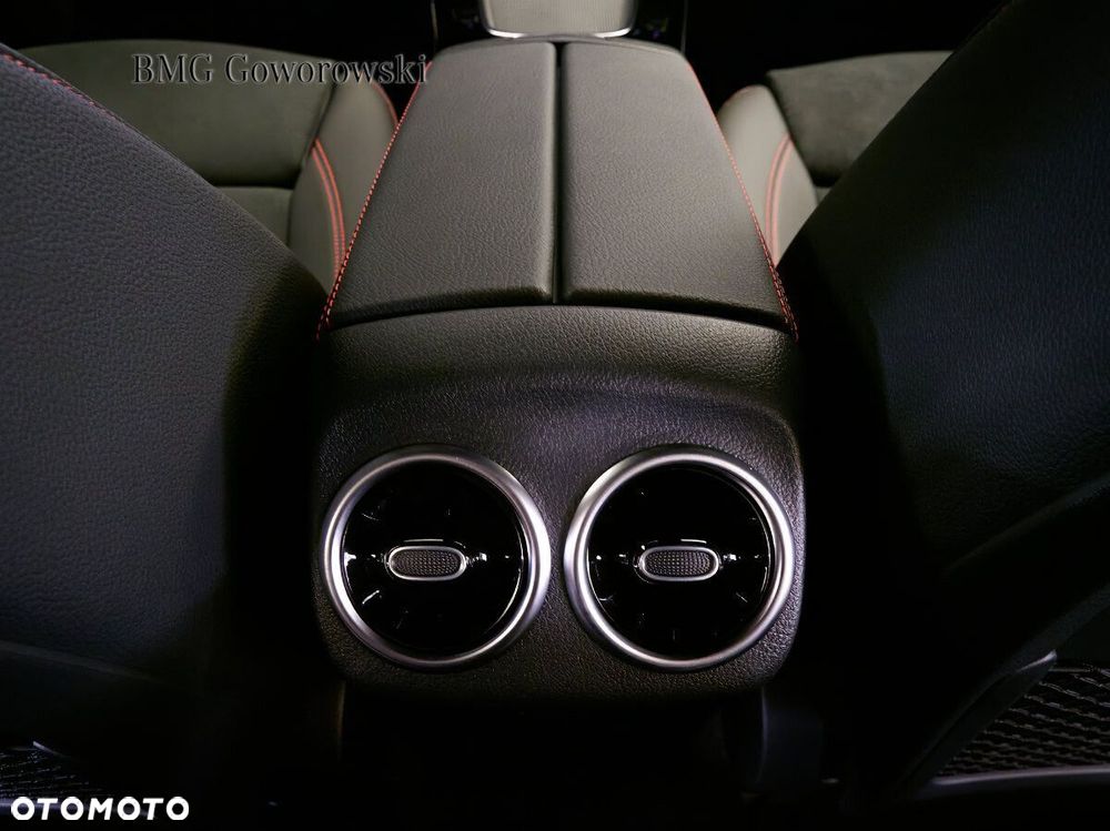 Mercedes-Benz CLA - 13