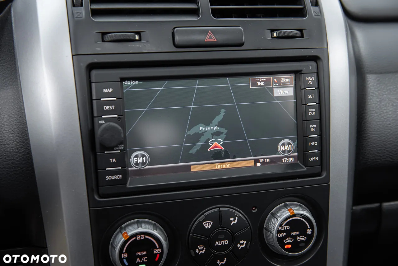 Suzuki Grand Vitara 2.0 De luxe - 23