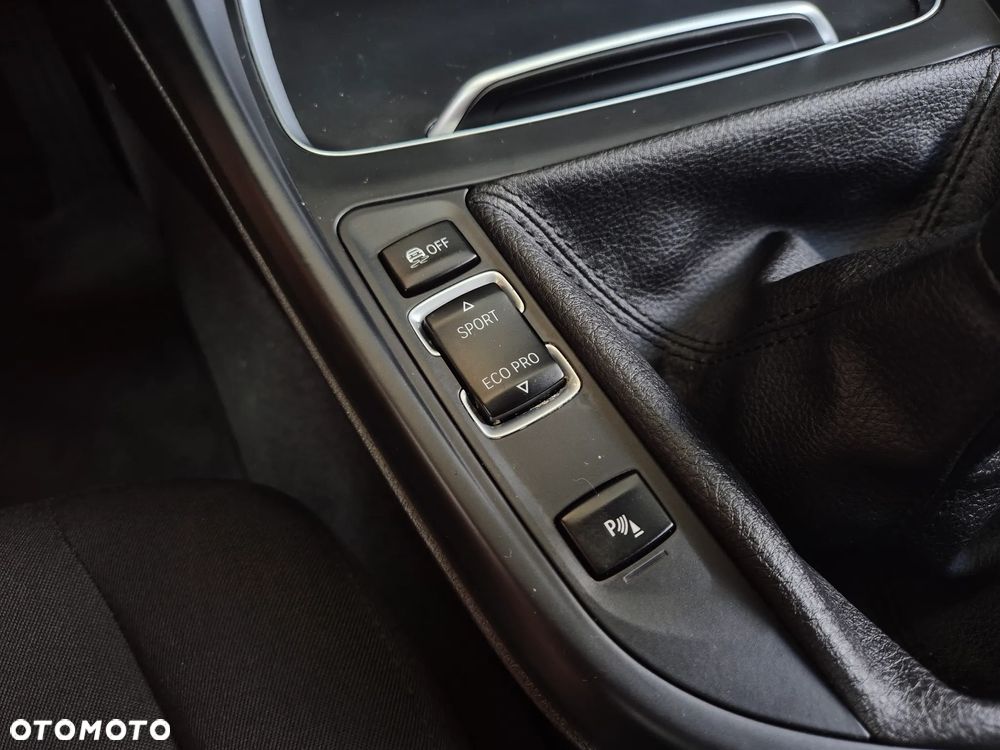 BMW Seria 1 116i - 16