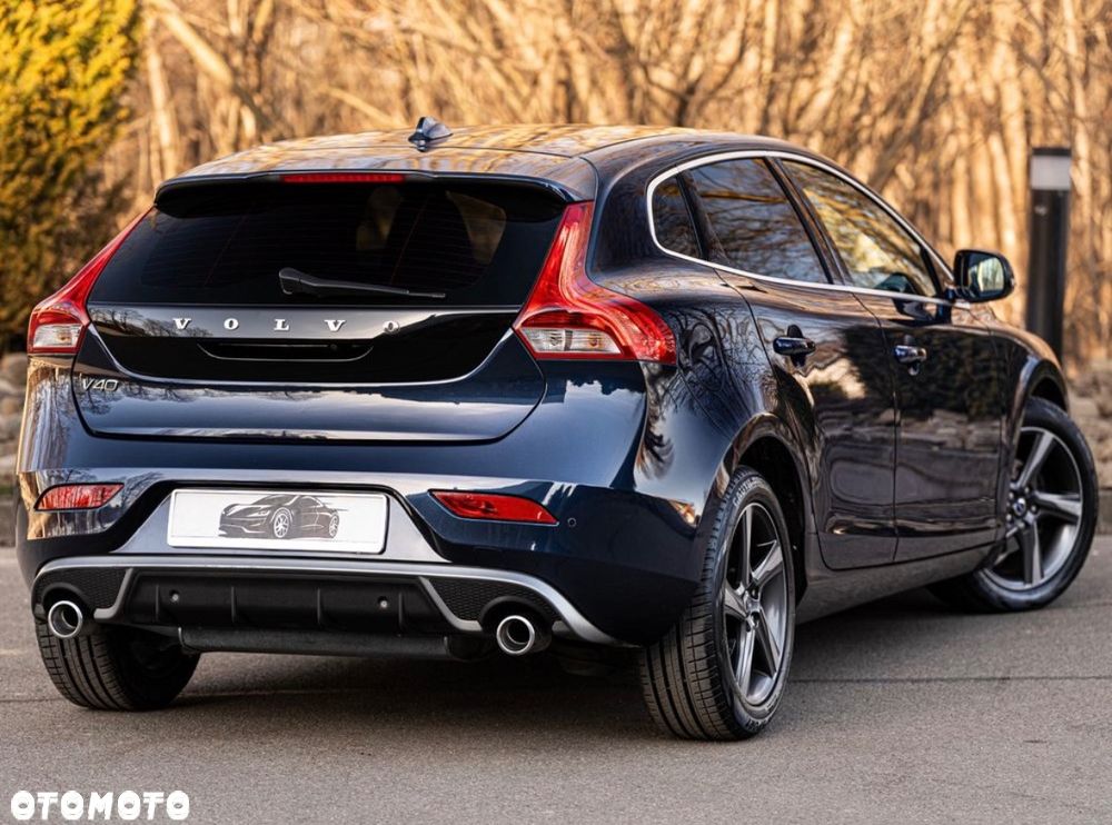 Volvo V40 D2 R-Design - 4