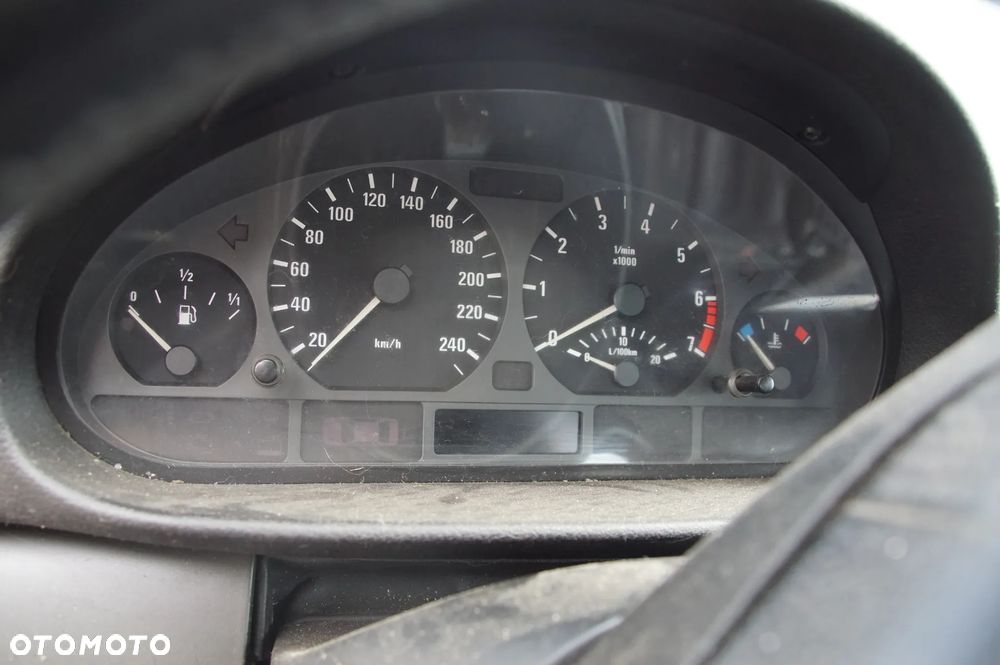 Auto na części - BMW E46 318i 1.9 8V 118 KM M43B19O1 7505600 354 2000R Silnik Skrzynia Drzwi Lusterko Lampa Maska Klapa Szyba Deska Kokpit Sterownik Moduł Fotel - 14