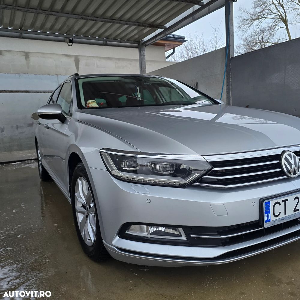 Volkswagen Passat 2.0 TDI DSG Comfortline - 1