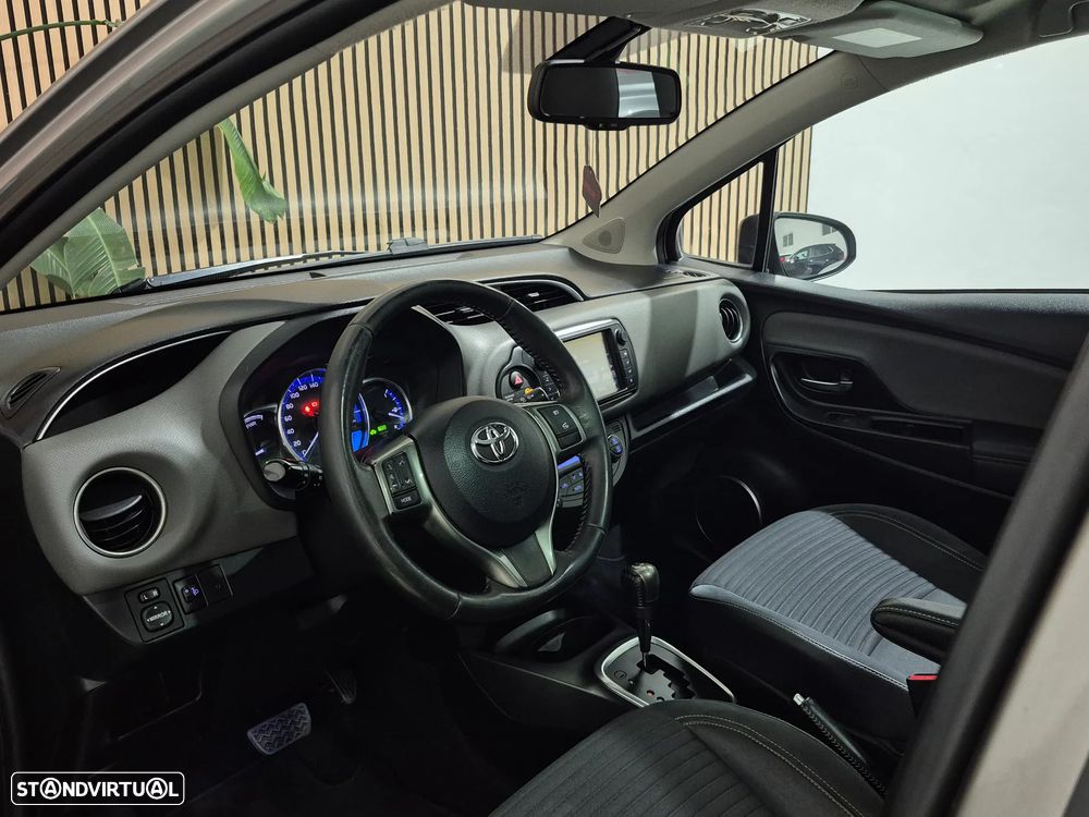 Toyota Yaris 1.5 HSD Comfort +P.Style+P.Techno - 30