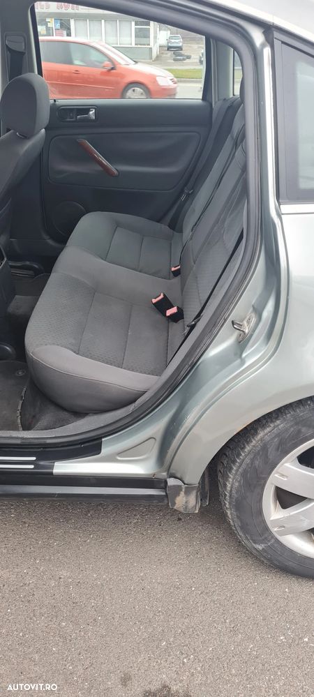 Volkswagen Passat 1.9TDI Highline - 7