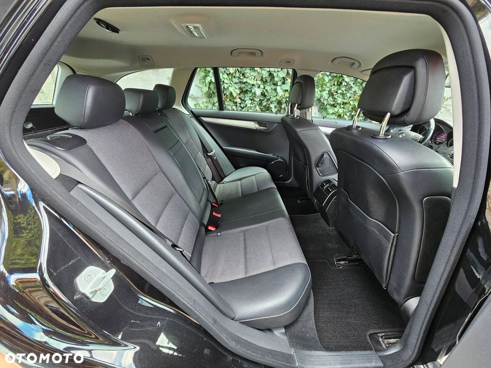 Mercedes-Benz Klasa C 220 CDI DPF Automatik BlueEFFICIENCY Avantgarde - 21