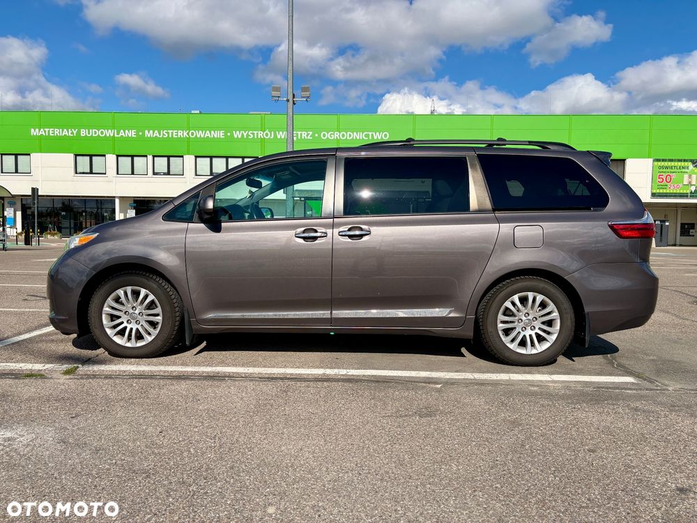 Toyota Sienna 3.5 V6 - 1