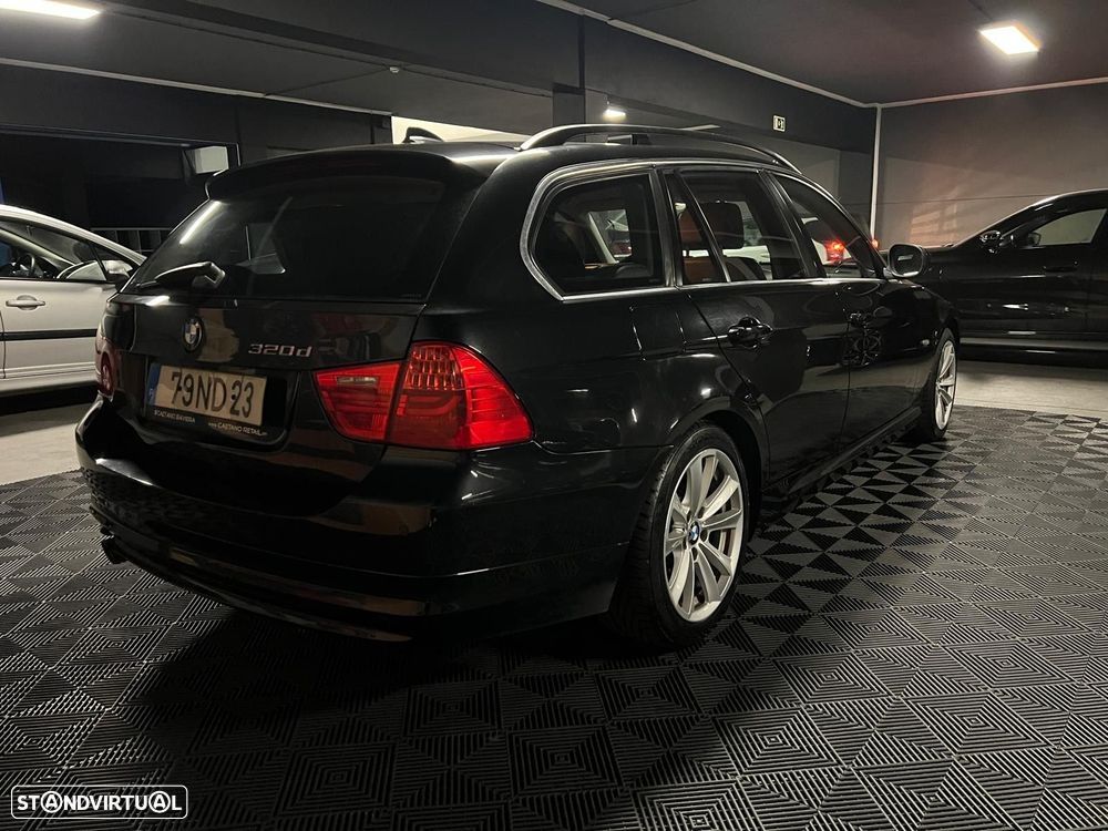 BMW 320 d Touring Navigation Sport - 4