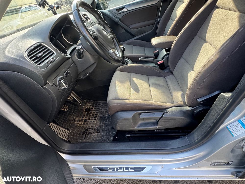 Volkswagen Golf 1.6 TDI DPF Style - 9