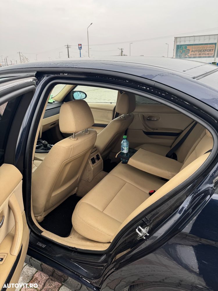 BMW Seria 3 318i - 5