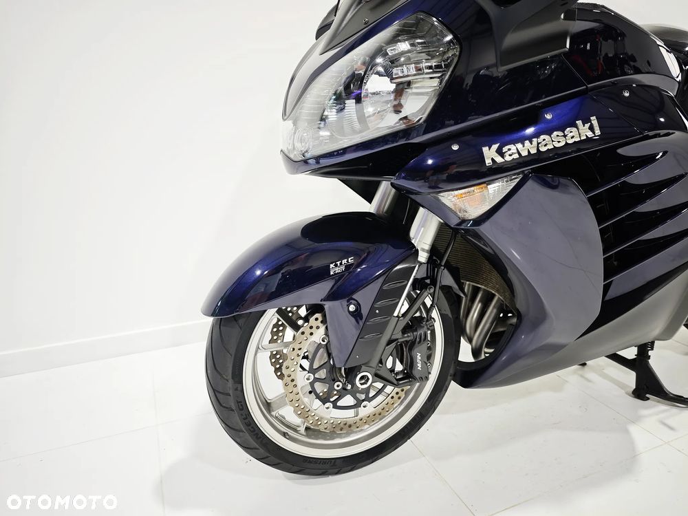 Kawasaki GTR - 16