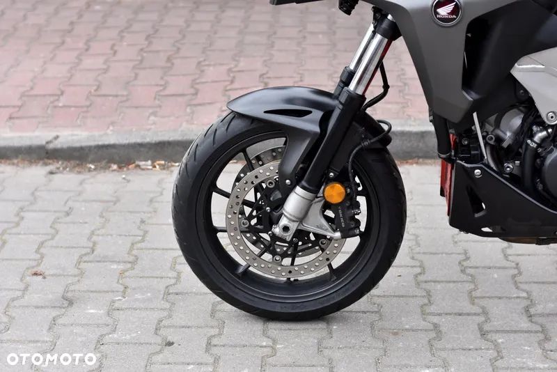 Honda VFR - 24
