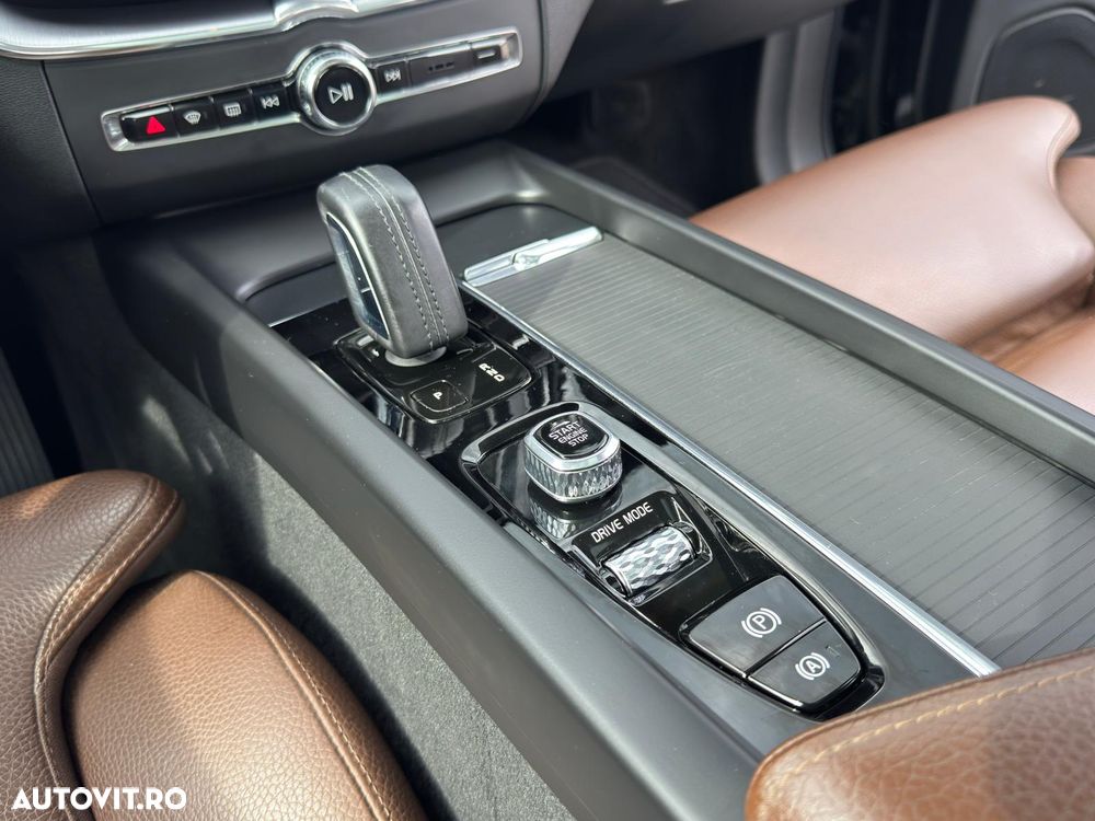 Volvo XC 60 B4 D AWD Geartronic Momentum Pro - 8