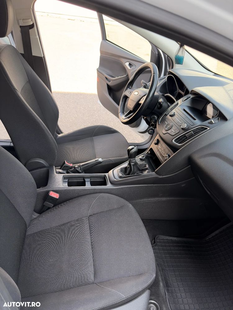 Ford Focus - 9