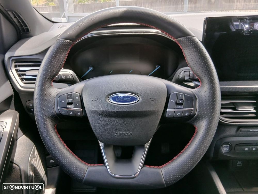 Ford Focus 1.0 EcoBoost MHEV ST-Line - 12
