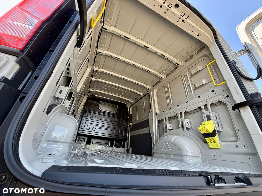 Volkswagen Crafter - 30