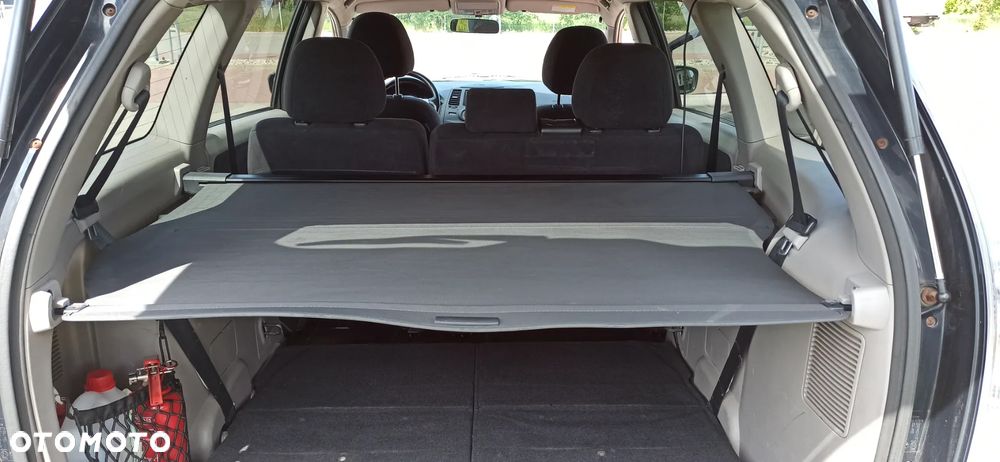 Mitsubishi Grandis - 14