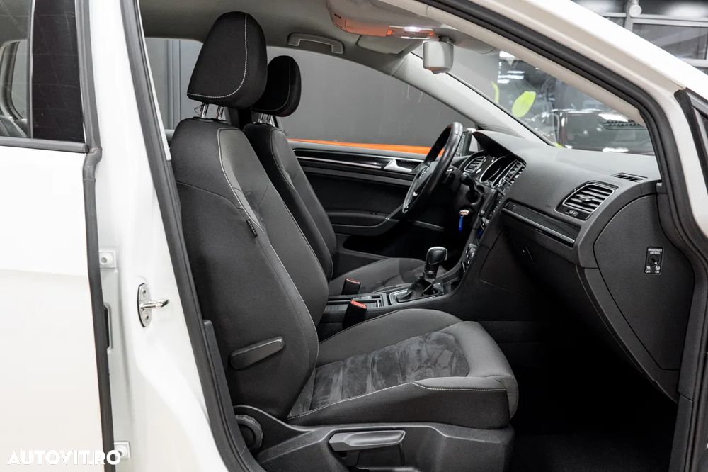 Volkswagen Golf 1.4 TSI BlueMotion Technology DSG Highline - 28