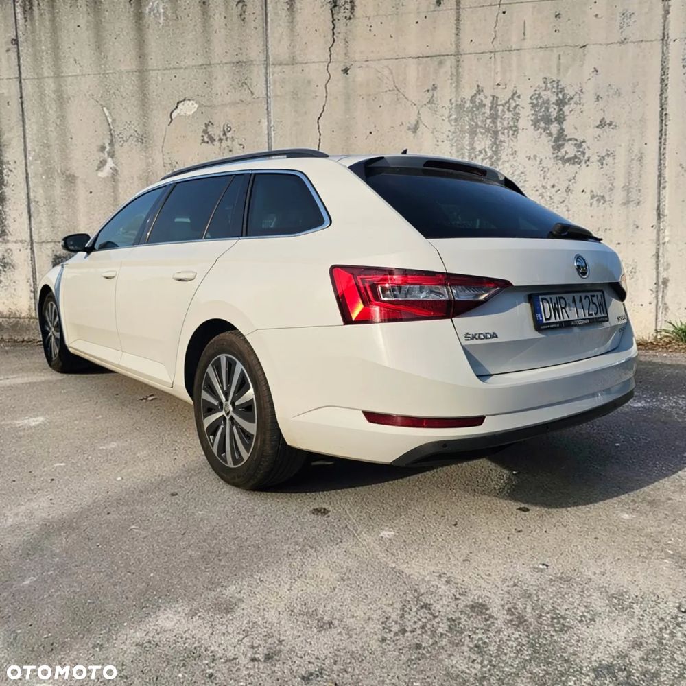 Skoda Superb 2.0 TDI SCR 4x4 Ambition DSG - 3