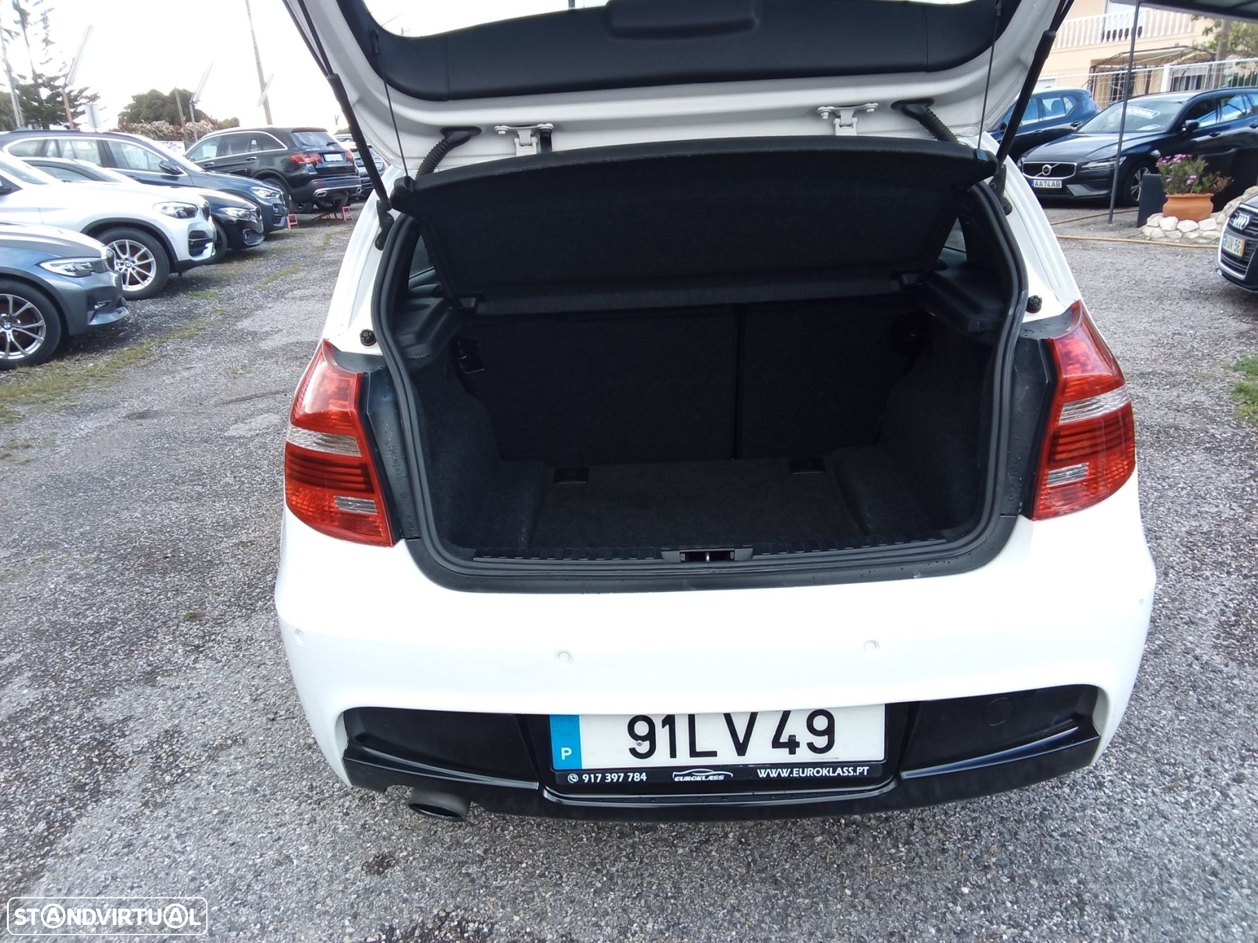 BMW 118 d Pack M - 12