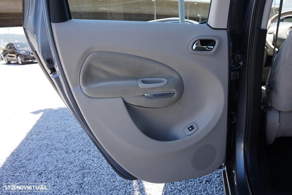 Citroën C3 Picasso 1.6 HDi Exclusive Airdream - 19