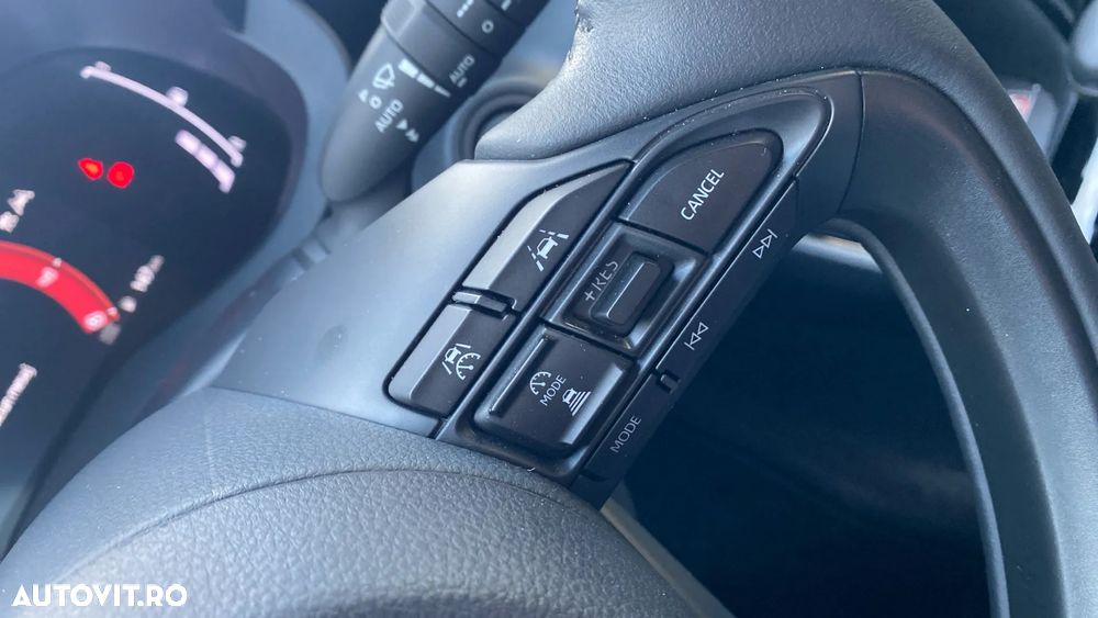 Toyota Yaris 1.5 VVT-i HSD Dynamic - 13