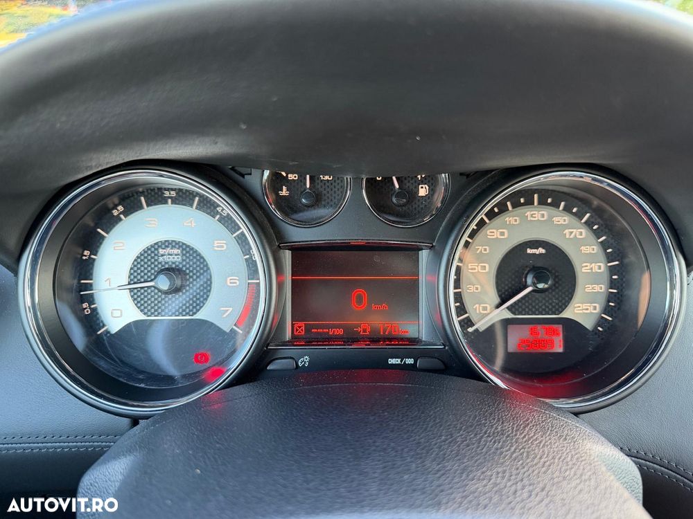 Peugeot RCZ 1.6 THP Sport - 11