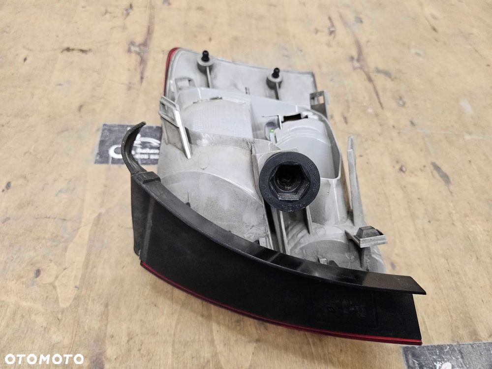 Lampa Lampy Tyl Tylna Prawa Lewa na w Blotnik AUDI A4 B7 Kombi Avant - 21