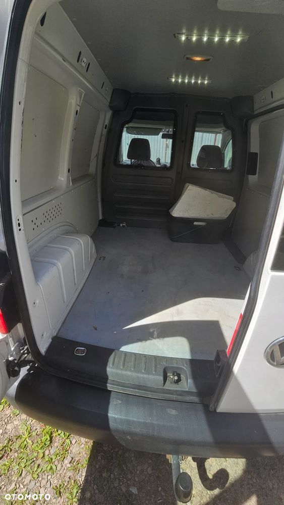 Volkswagen Caddy 1.6 (7-Si.) DSG - 16