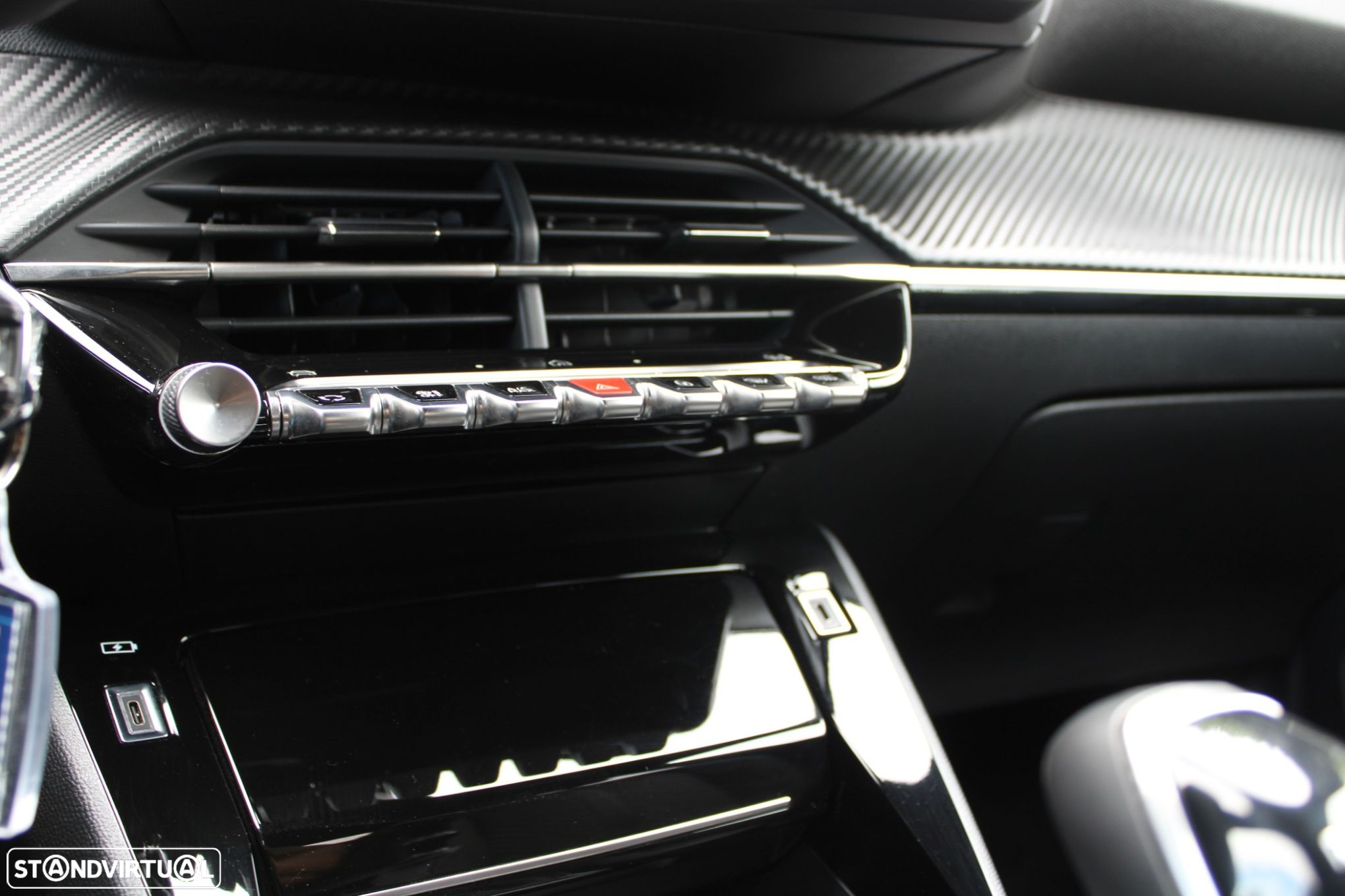 Peugeot 2008 1.2 PureTech Allure Pack - 31