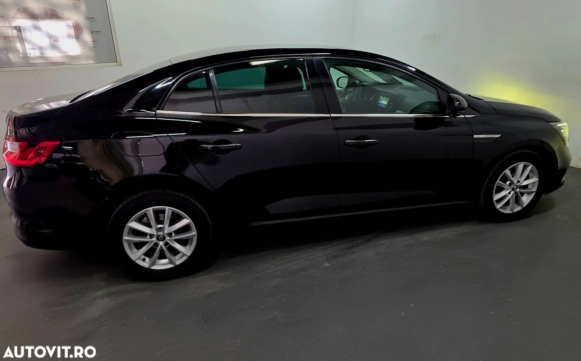 Renault Megane TCe Intens - 22