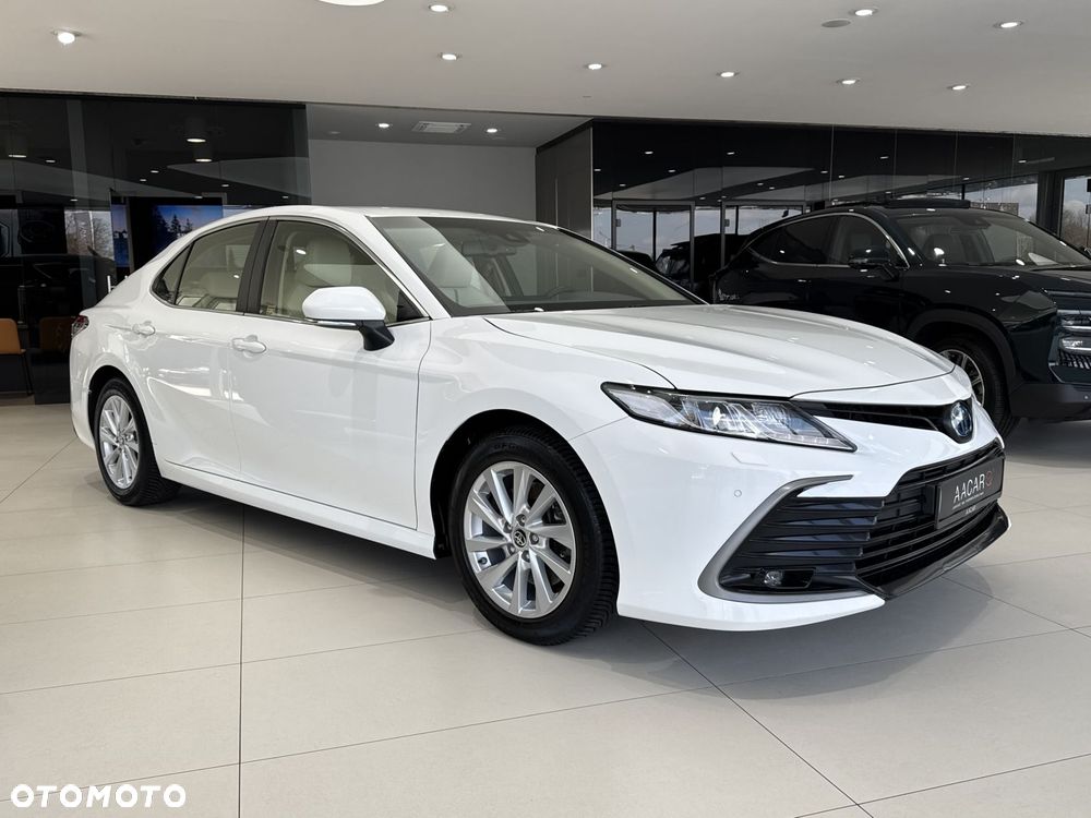Toyota Camry - 6