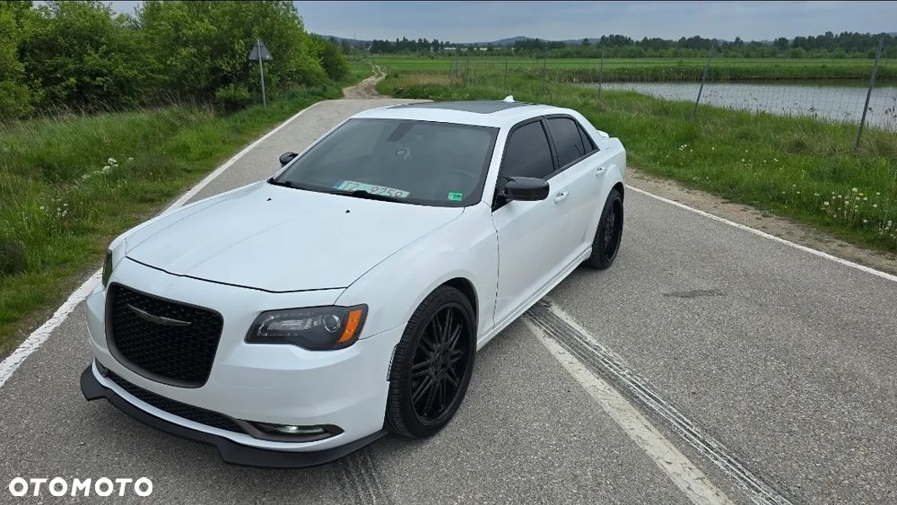 Chrysler 300s - 10