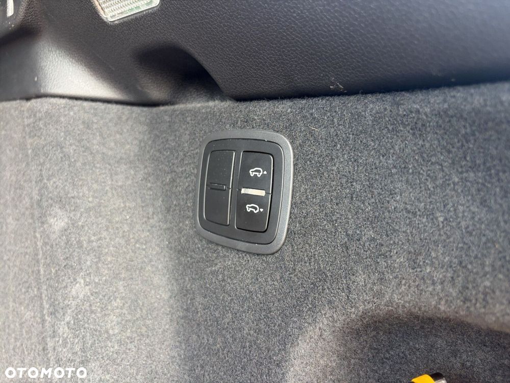 Porsche Macan S - 38