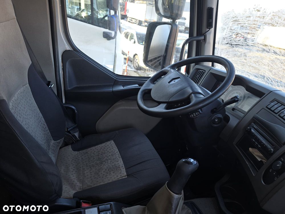 Renault Premium - 8
