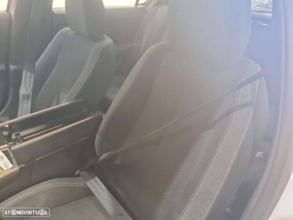 Peugeot 308 1.6 Hybrid Active e-EAT8 - 8