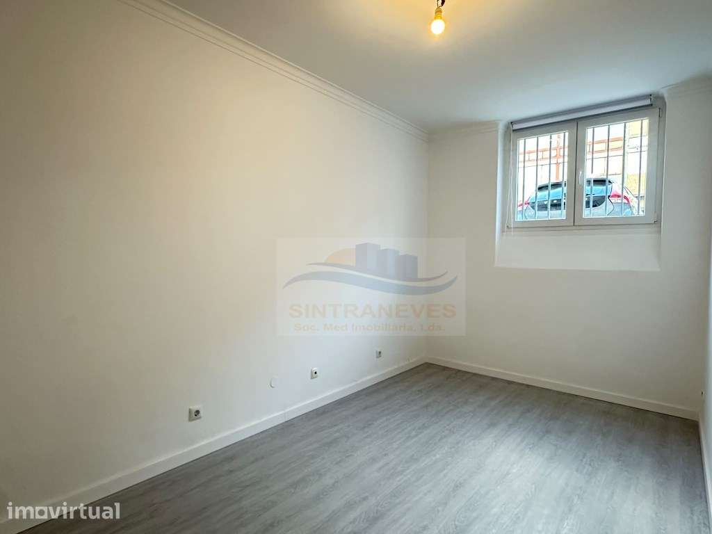T2 Remodelado junto ao Metro da Falagueira | Closet e Oferta de 1.0... - Grande imagem: 4/27