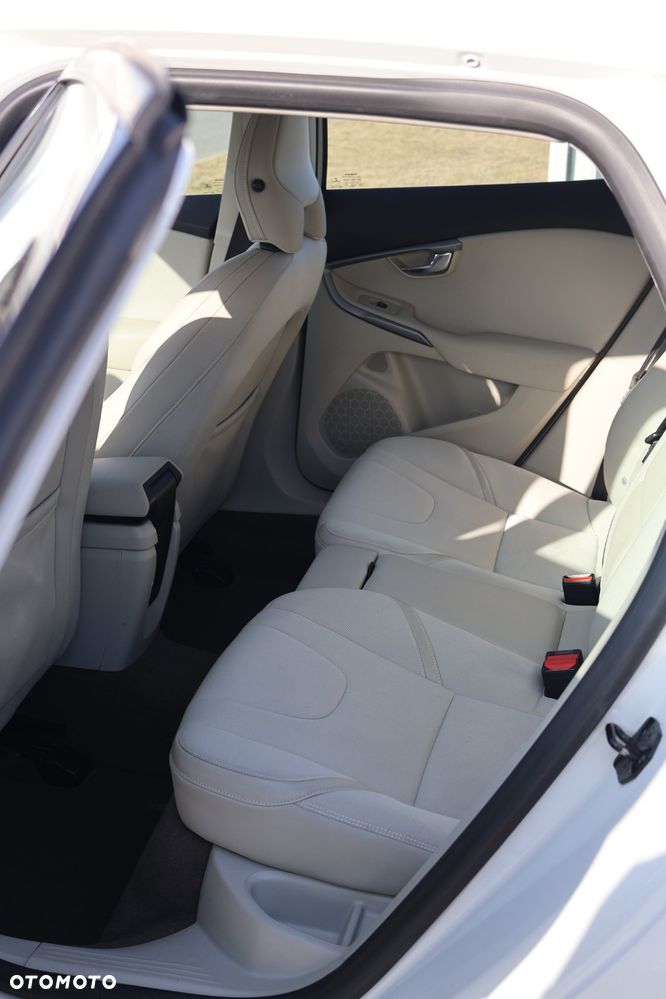 Volvo V40 Cross Country D3 Kinetic - 14