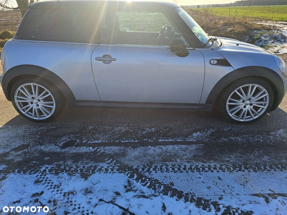 MINI Cooper Standard - 4