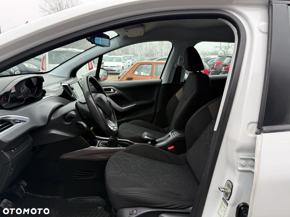 Peugeot 2008 ver-puretech-110-stop-start-business--line - 26