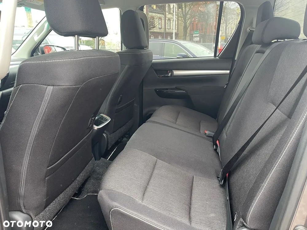Toyota Hilux 2.8 D-4D Double Cab Invincible 4x4 - 12