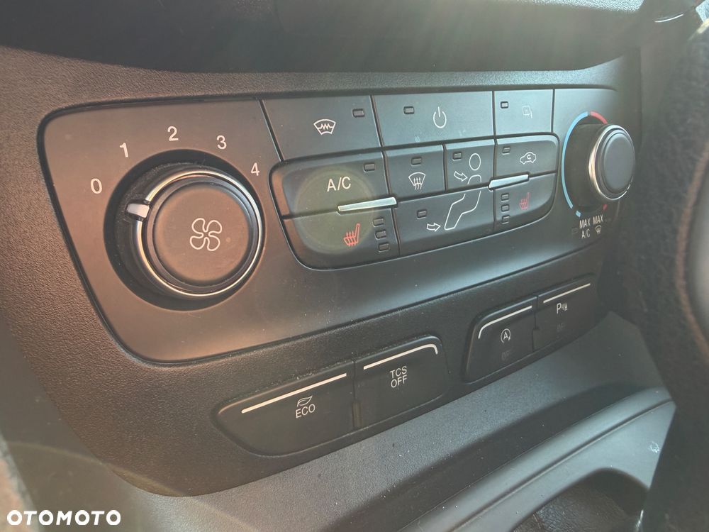 Ford Transit Connect - 22