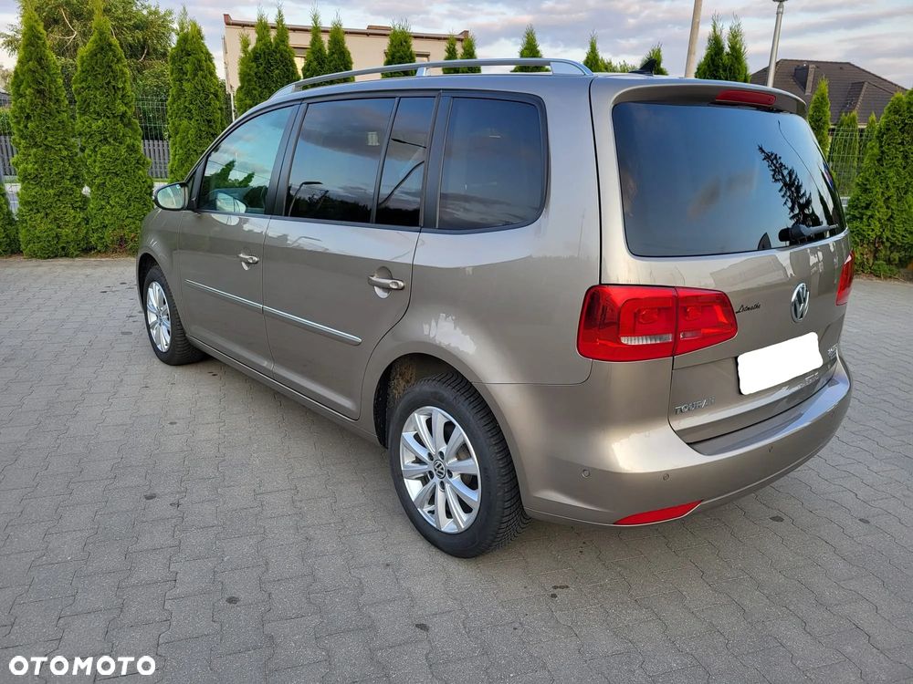 Volkswagen Touran 2.0 TDI Highline DSG - 4