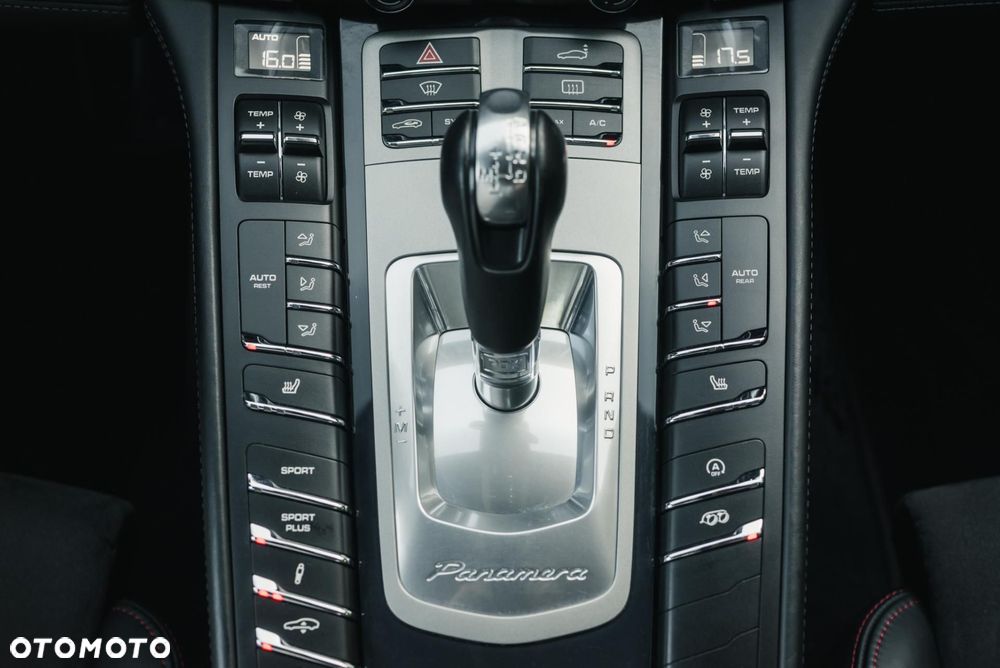 Porsche Panamera - 22