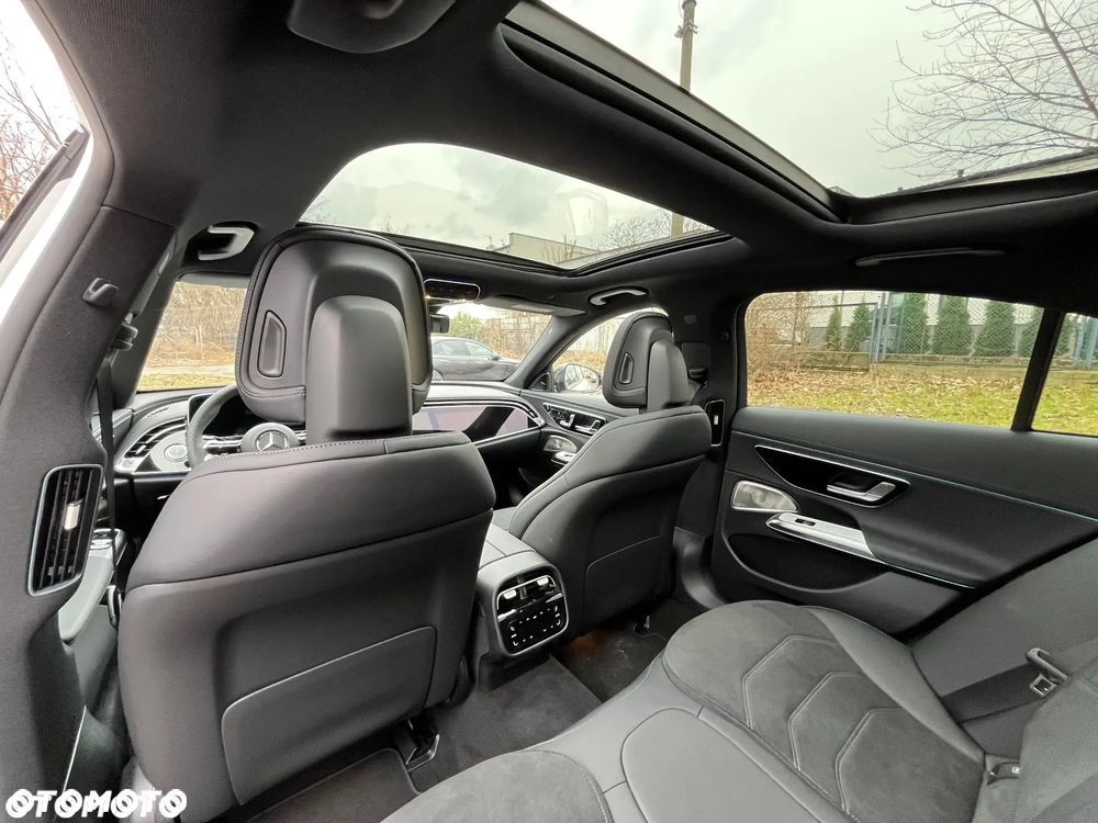 Mercedes-Benz Klasa E 200 9G-TRONIC AMG Line - 19