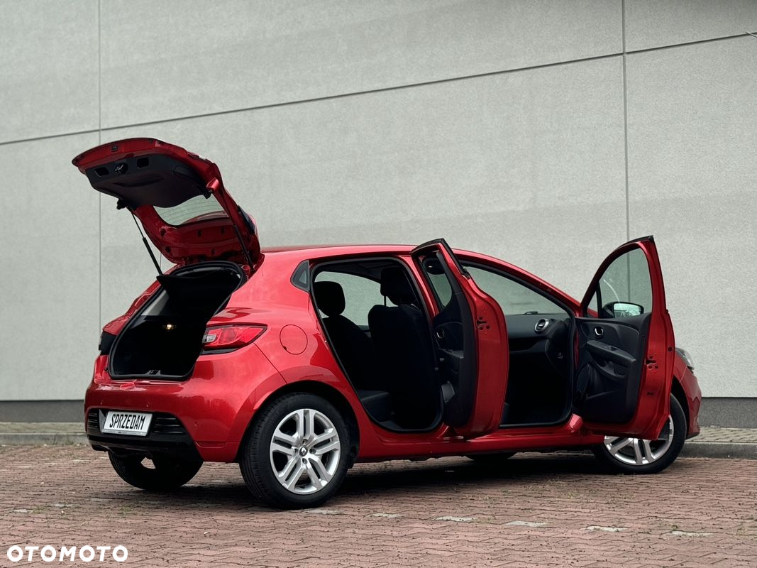 Renault Clio 1.2 16V 75 LIMITED - 26