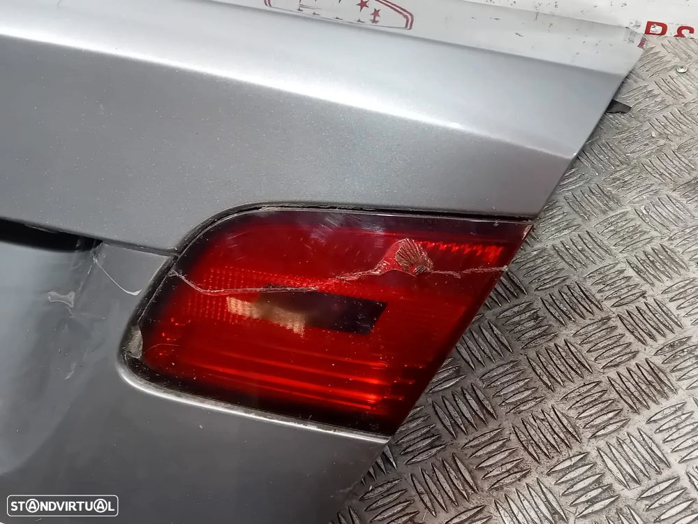 Tampa Porta Mala BMW Série 3 Coupe E92 Original - 4