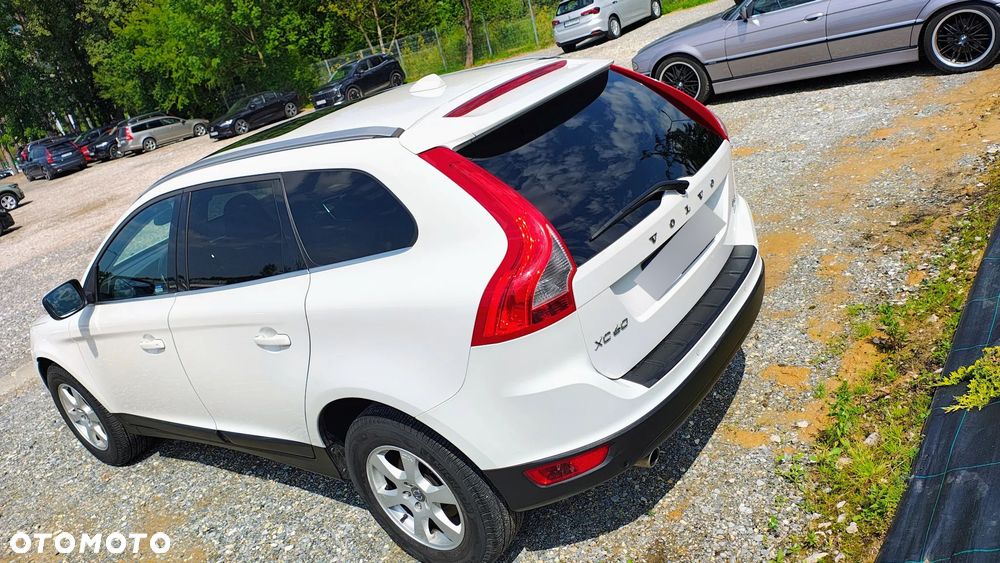 Volvo XC 60 D5 AWD Momentum - 28
