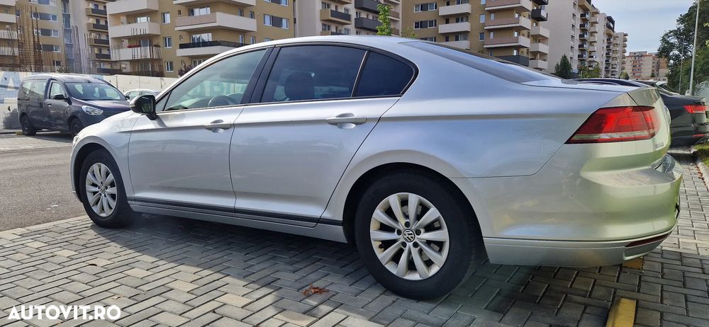 Volkswagen Passat - 4