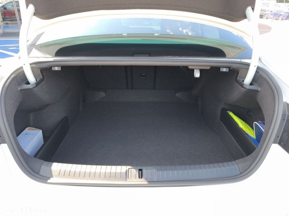 Volkswagen Passat 2.0 TDI EVO Elegance DSG - 13